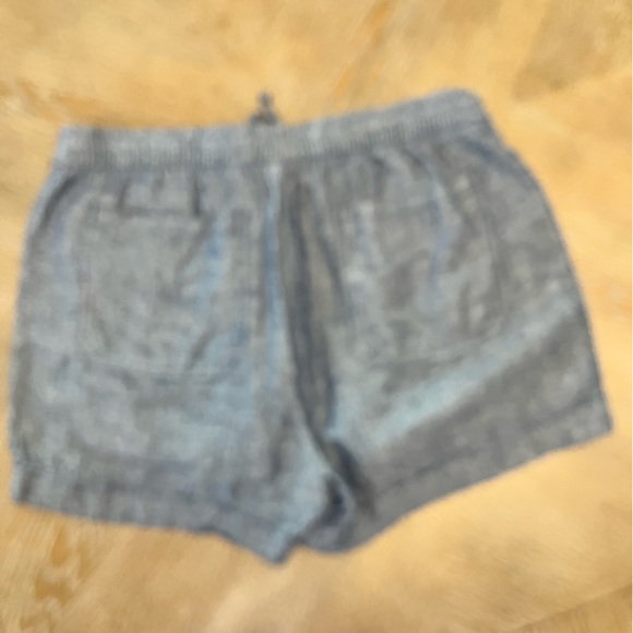 Old Navy  Chambray linen Blend shorts Medium Drawstring waist 34” inseam 3” - Picture 4 of 5